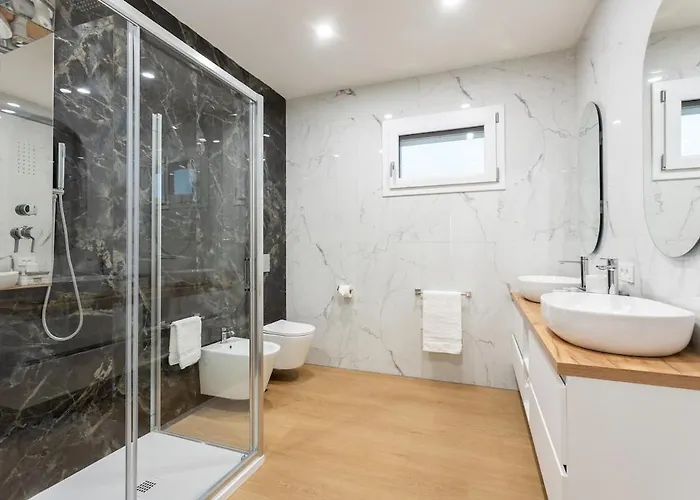 Casa Bloom - Stunning Penthouse City-center View Apartament