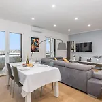 Casa Bloom - Penthouse City-center View & Free Parking Appartement *