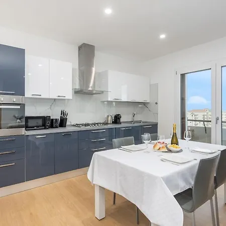 Apartamento Casa Bloom - Penthouse City-center View & Free Parking