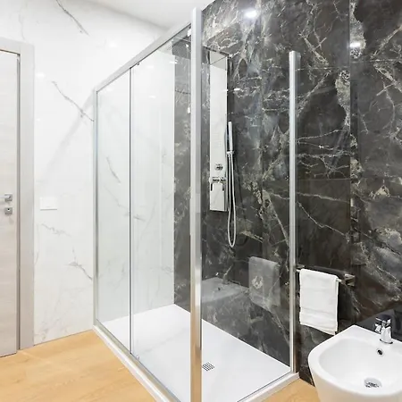 Apartamento Casa Bloom - Penthouse City-center View & Free Parking *